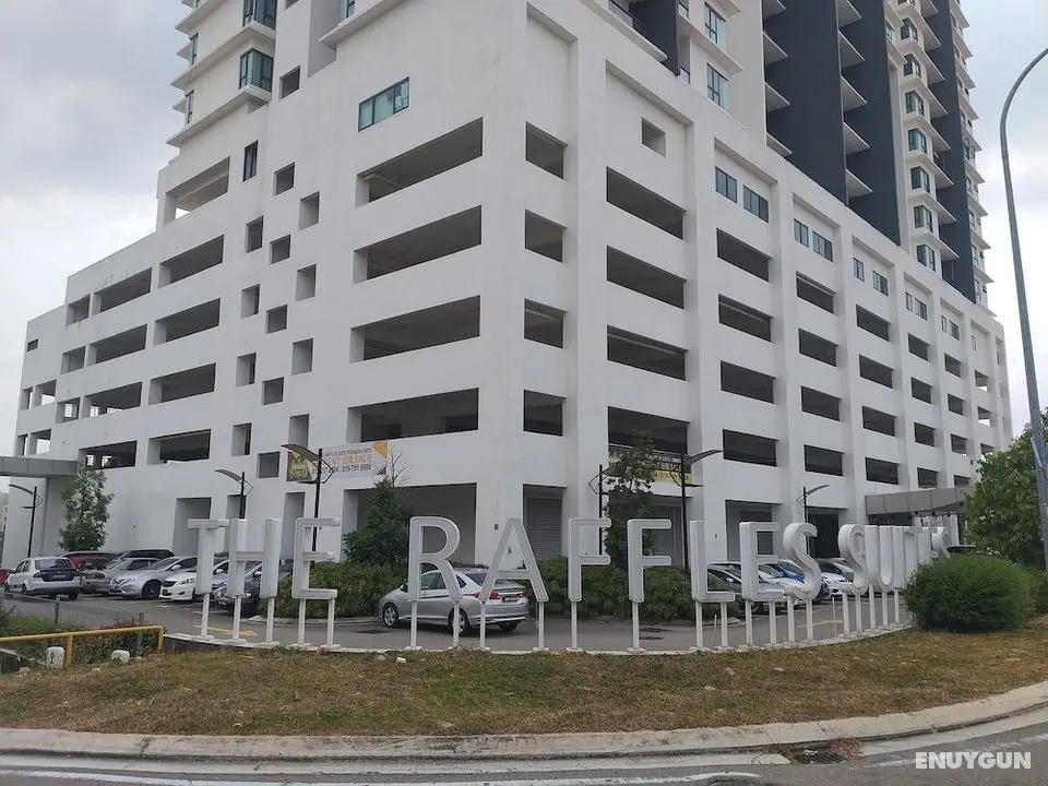 Raffles Suites Homestay - Öne Çıkan Resim