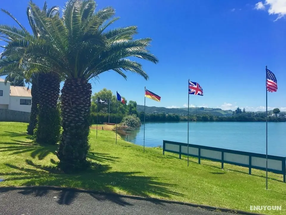 Raglan Palm Beach Motel - Öne Çıkan Resim