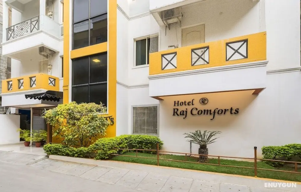 Hotel Raj Comforts - Golf View - Dış Mekan