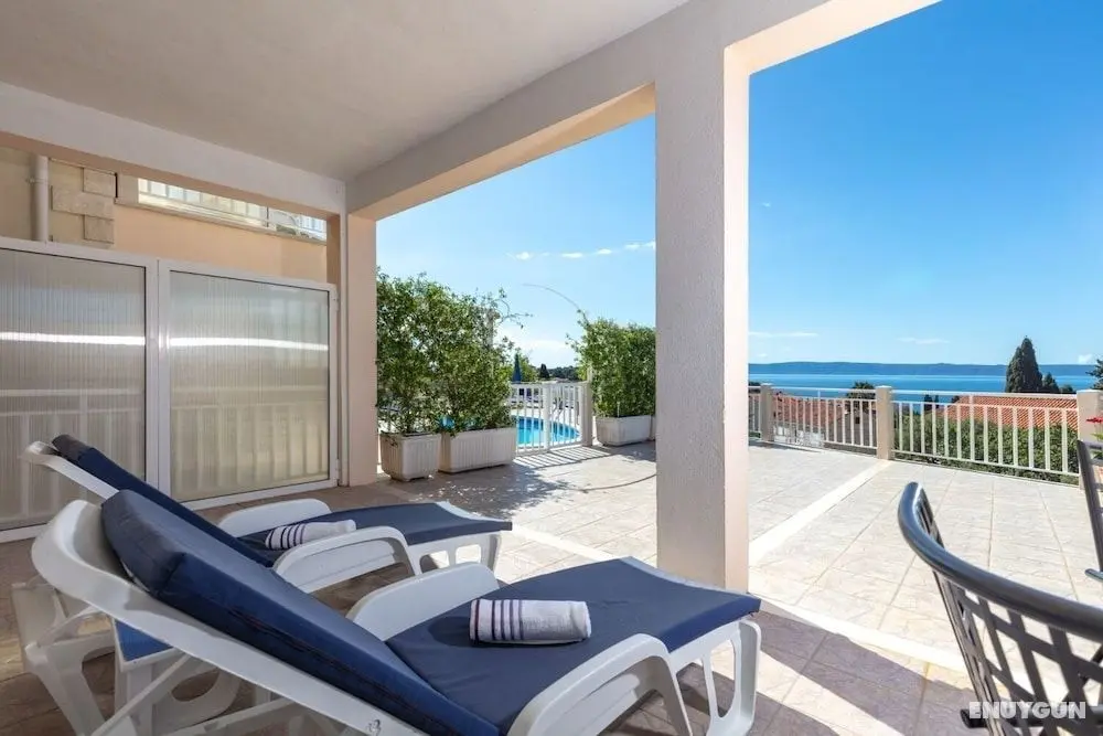 Rajna - 100 m From sea - A1 Crveni - Öne Çıkan Resim