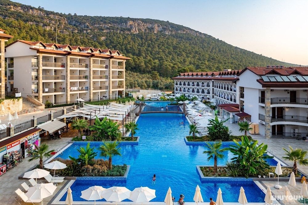 Ramada Resort by Wyndham Akbük