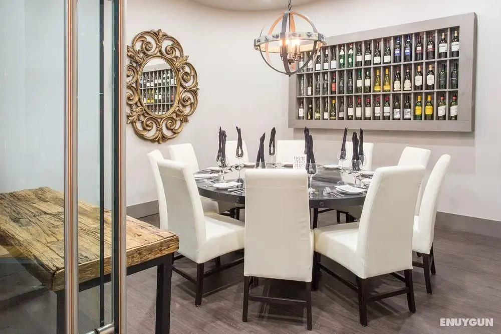 Ramada by Wyndham Cornwall - Genel
