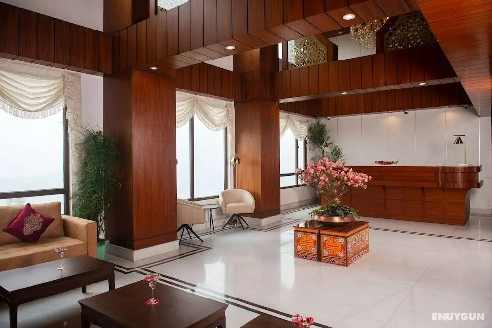 Ramada by Wyndham Gangtok Hotel & Casino Golden - Lobi