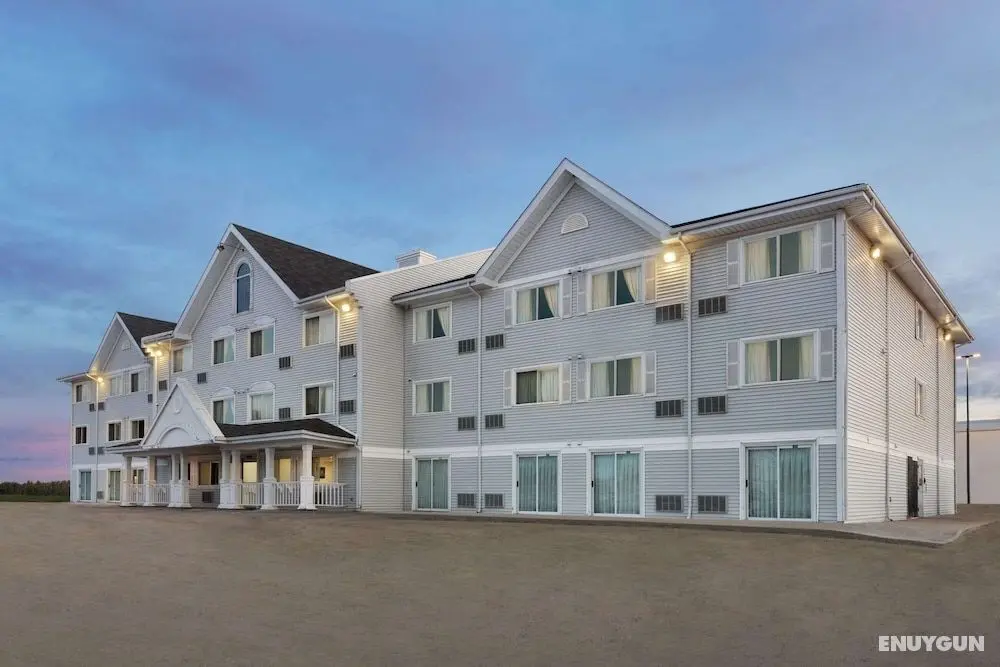 Ramada by Wyndham Miramichi New Brunswick - Dış Mekan