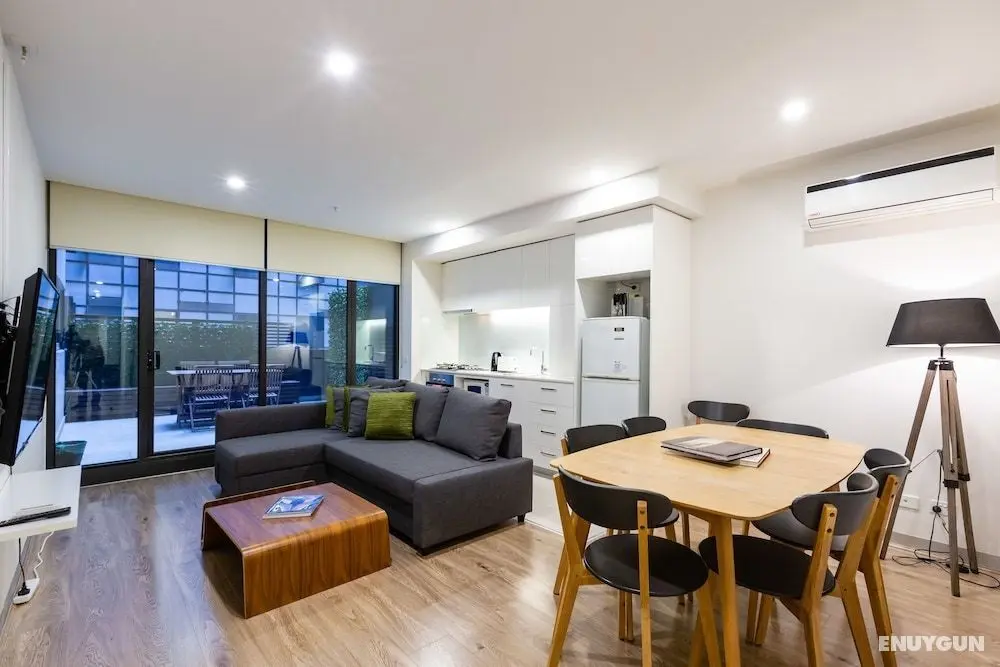 Raphael, 2BDR Carlton Apartment - Öne Çıkan Resim