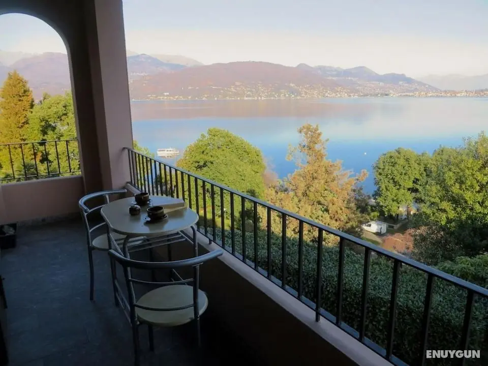Rashad Studio With Lake View in Baveno - Oda