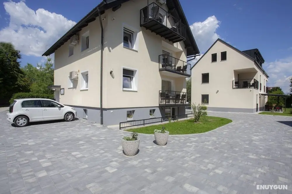 Razingar Apartments - Öne Çıkan Resim