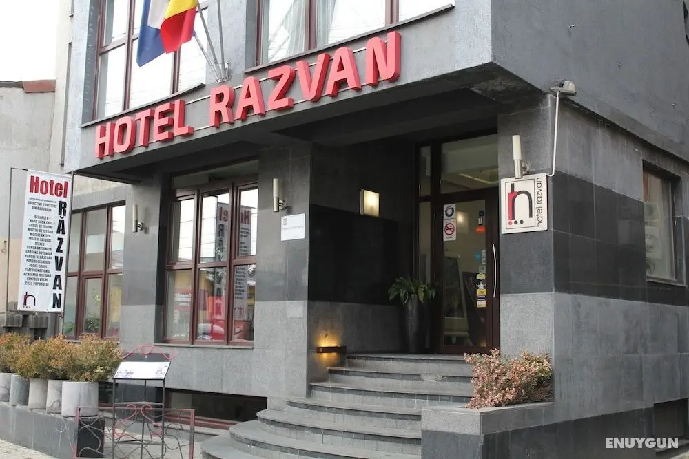 Hotel Razvan - Dış Mekan