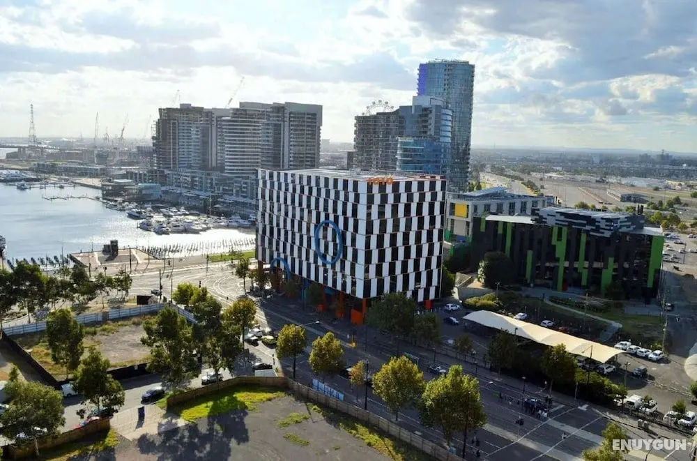 ReadySet Apartments at Stadium - Dış Mekan