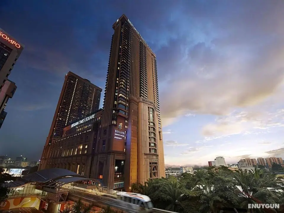Real Point Suites at Times Square - Öne Çıkan Resim