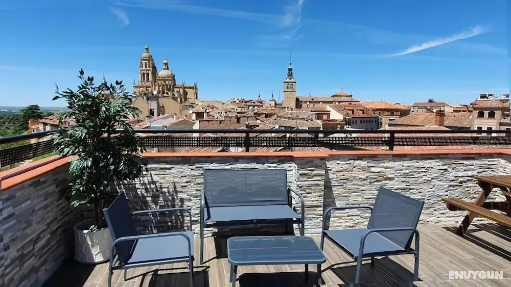 Real Segovia Apartments - Dış Mekanlar