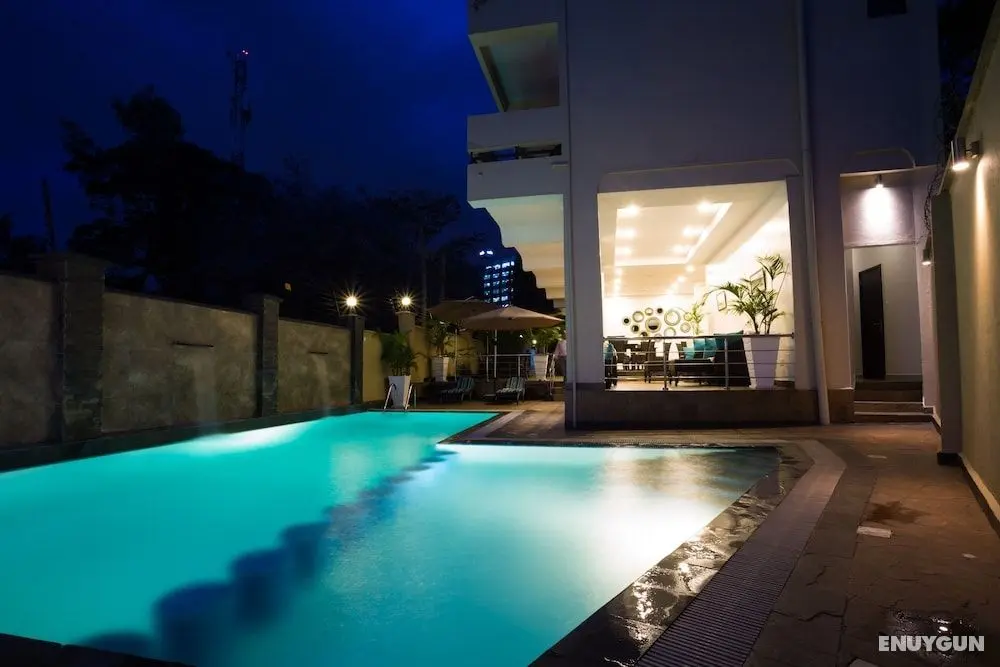 REATA APARTMENT HOTEL - Havuz