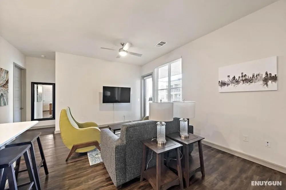Recently Upgraded Downtown Great Amenities - Oda