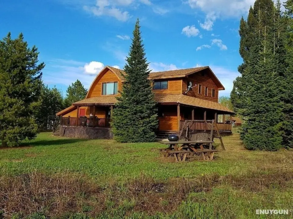 Red Cedar Cabin - Öne Çıkan Resim