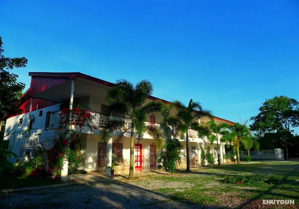 Red Door Apartments - Dış Mekan