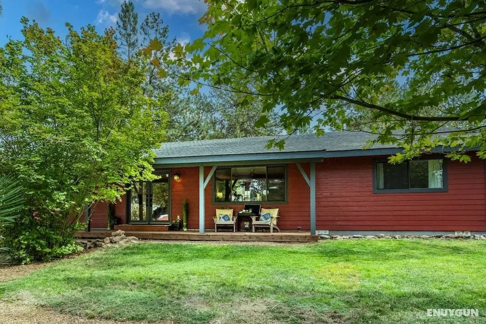 Red Rover by Avantstay 35 Mins to Mt Bachelor 10 Mins to Town Centre Hot Tub! - Öne Çıkan Resim