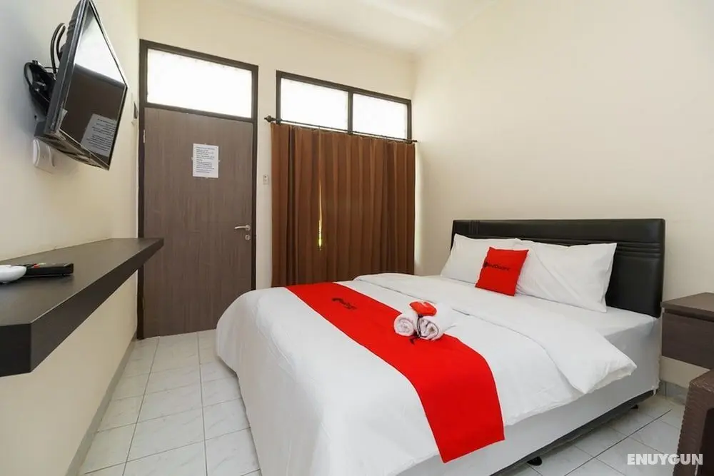 RedDoorz @ Cangkring Street Cirebon - Öne Çıkan Resim