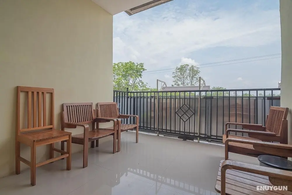 RedDoorz @ Jalan Cilik Riwut Kapuas - İç Mekan