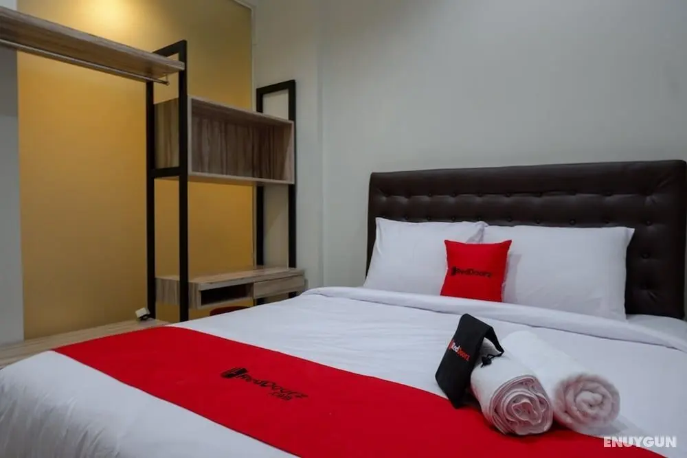 RedDoorz @ Jalan Kartini Semarang - Öne Çıkan Resim