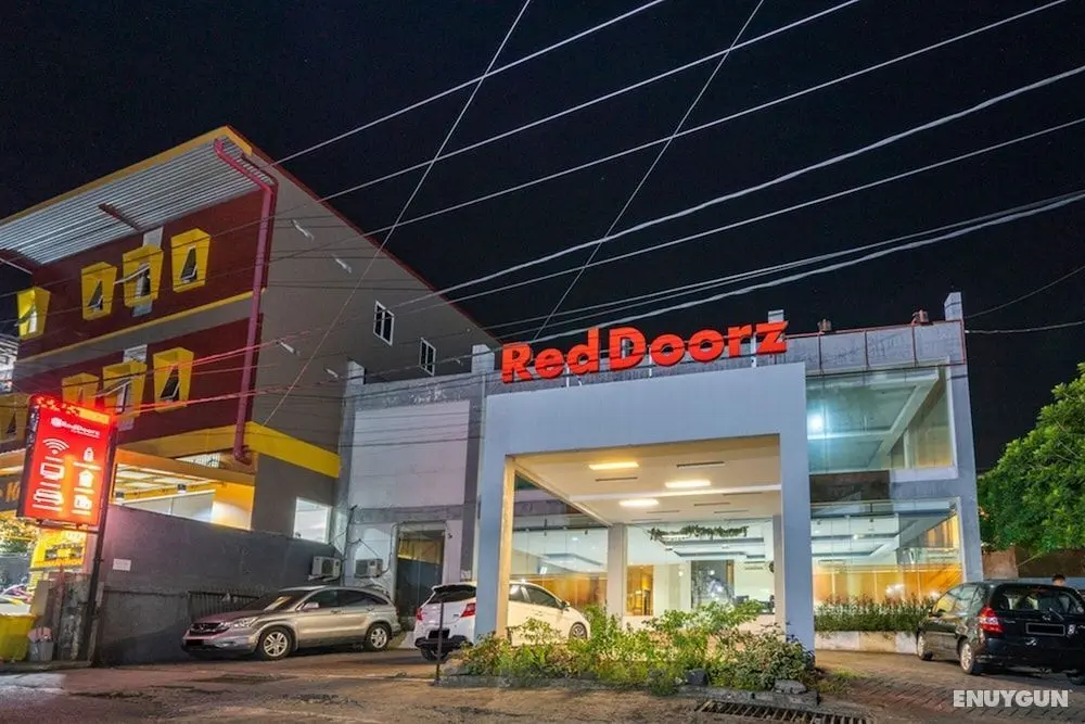 RedDoorz near Bahu Mall Manado - Öne Çıkan Resim