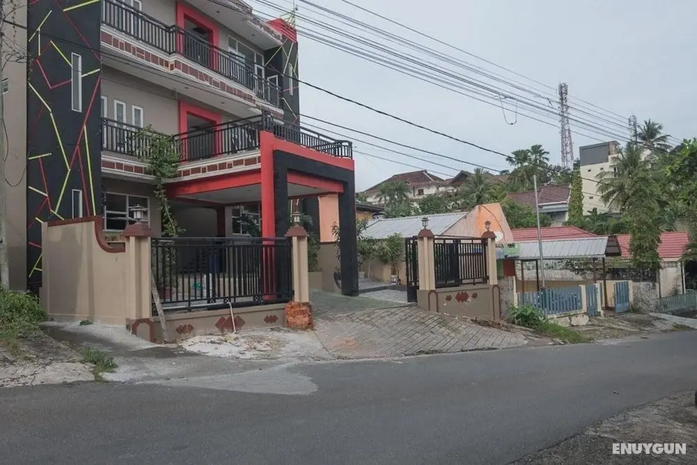 RedDoorz near E Walk Mall Balikpapan - Dış Mekan