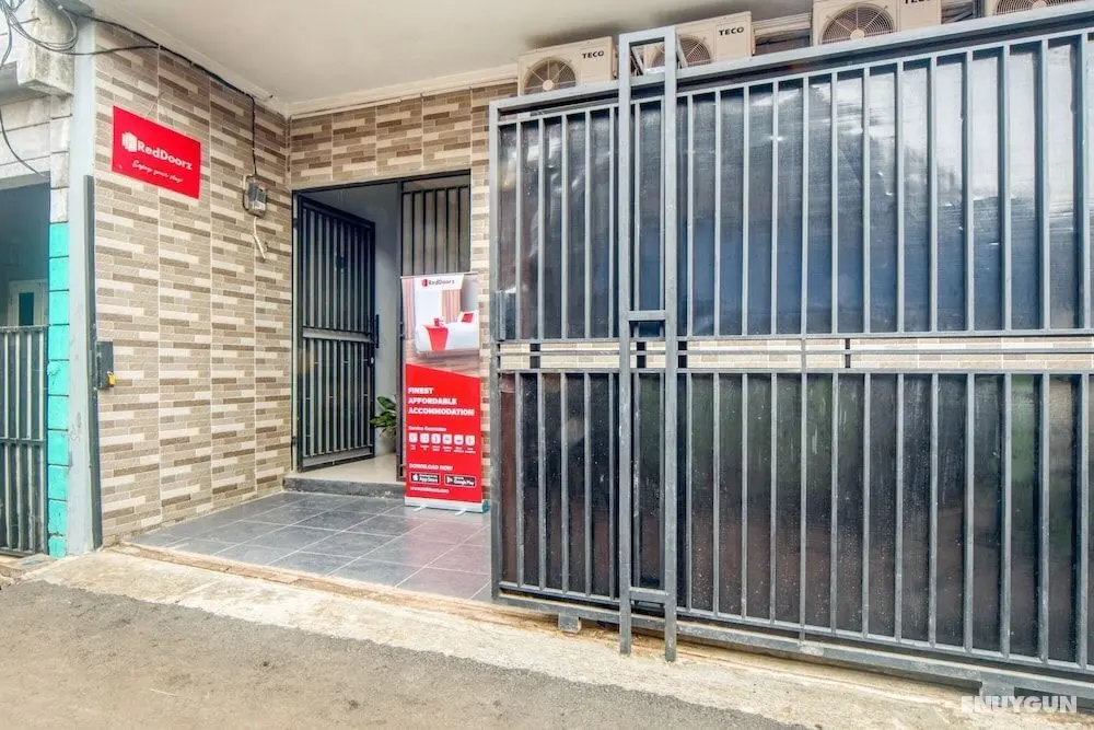 RedDoorz near Graha Cijantung Mall - Dış Mekan