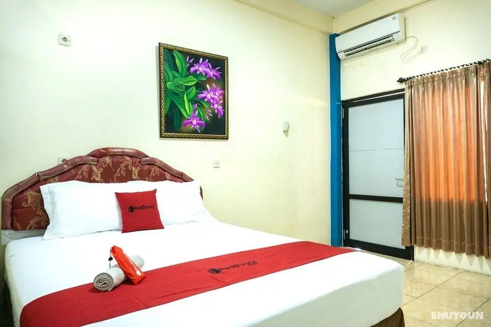 RedDoorz near H. Hasan Aroeboesman Airport - Öne Çıkan Resim