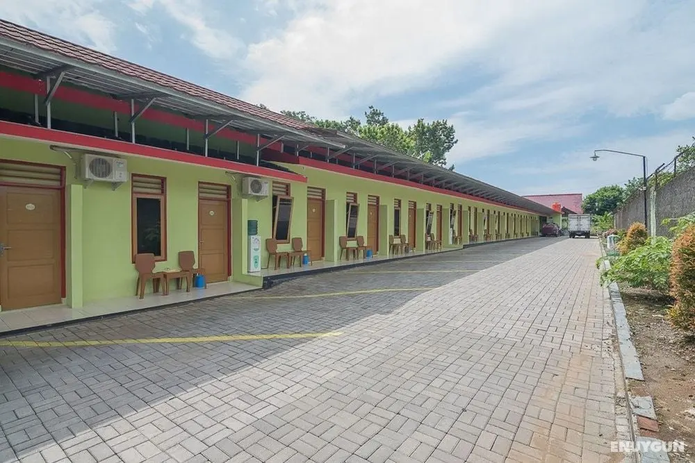 RedDoorz near Kampus UMP Purwokerto - Dış Mekan