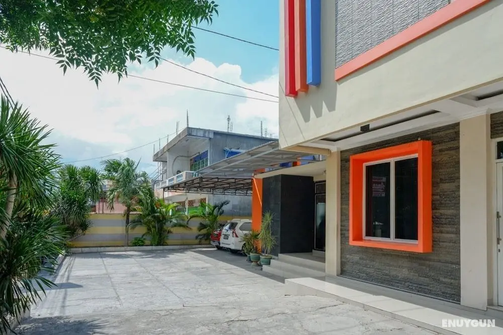 RedDoorz near Millenium Waterpark Palu - Öne Çıkan Resim
