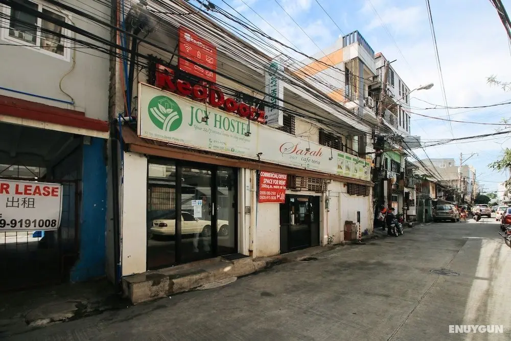 RedDoorz near OWWA Pasay - Dış Mekan
