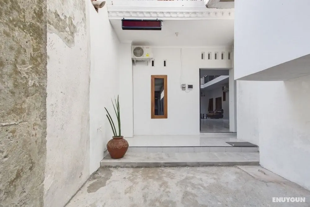 RedDoorz near Pascasarjana UGM 2 - Dış Mekan