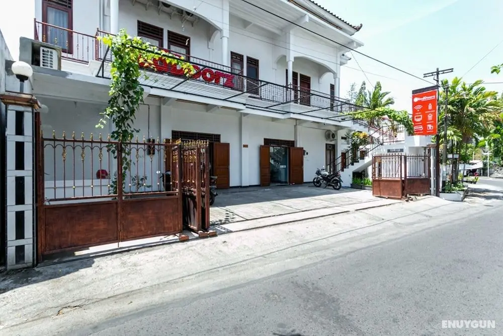 RedDoorz near Puro Mangkunegaran - Öne Çıkan Resim