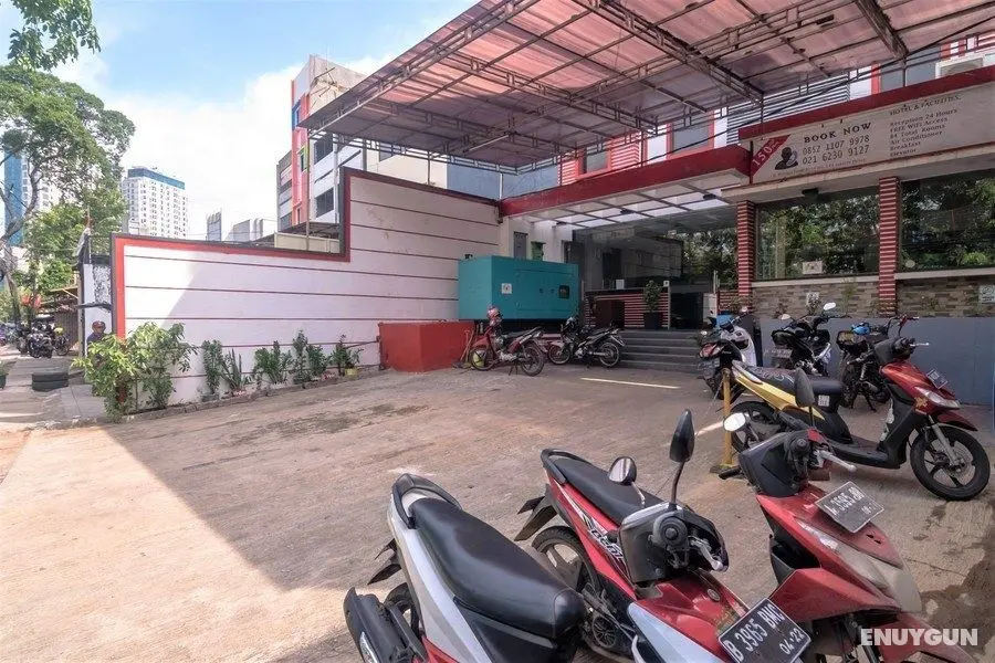RedDoorz near RS Husada - Genel