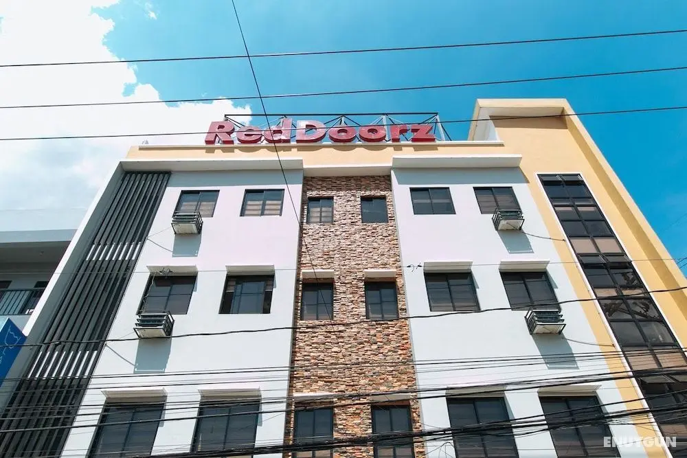 RedDoorz near SM Bicutan - Öne Çıkan Resim