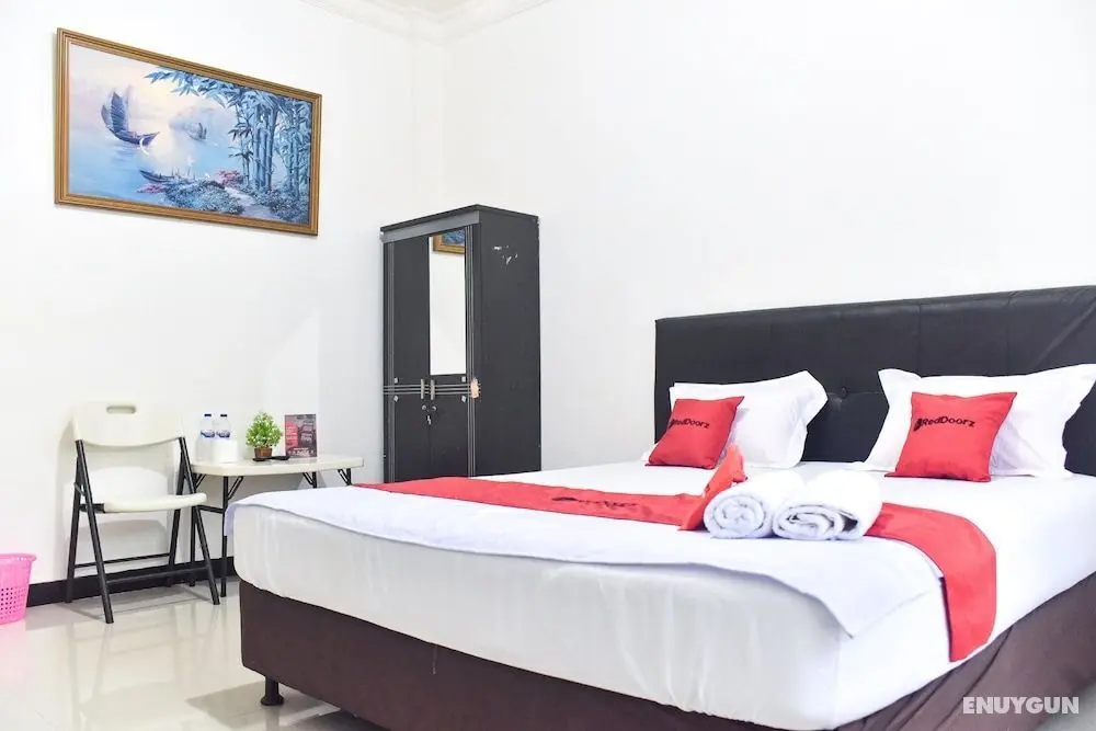 RedDoorz near Sultan Hasanuddin Airport 2 - Öne Çıkan Resim