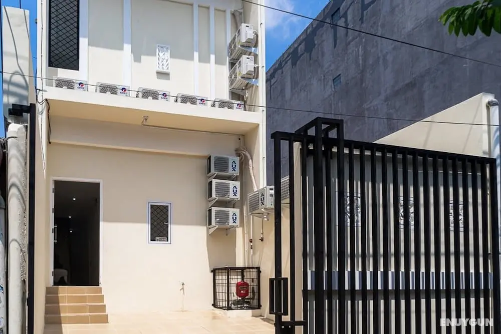 RedDoorz near Tarumanagara University - Dış Mekan