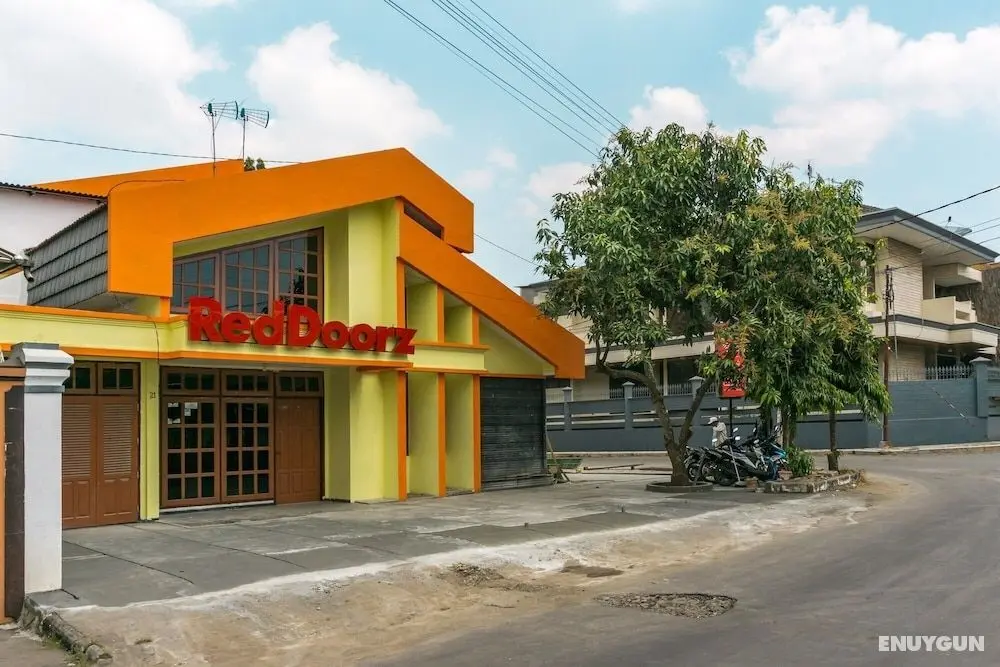 RedDoorz near Universitas Widyagama Malang - Dış Mekan