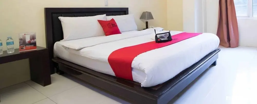 RedDoorz Plus @ Banawe Quezon City Weekly Stay - Öne Çıkan Resim
