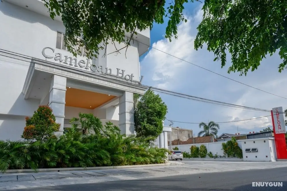 RedDoorz Plus @ Cameloan Hotel Palu - Öne Çıkan Resim