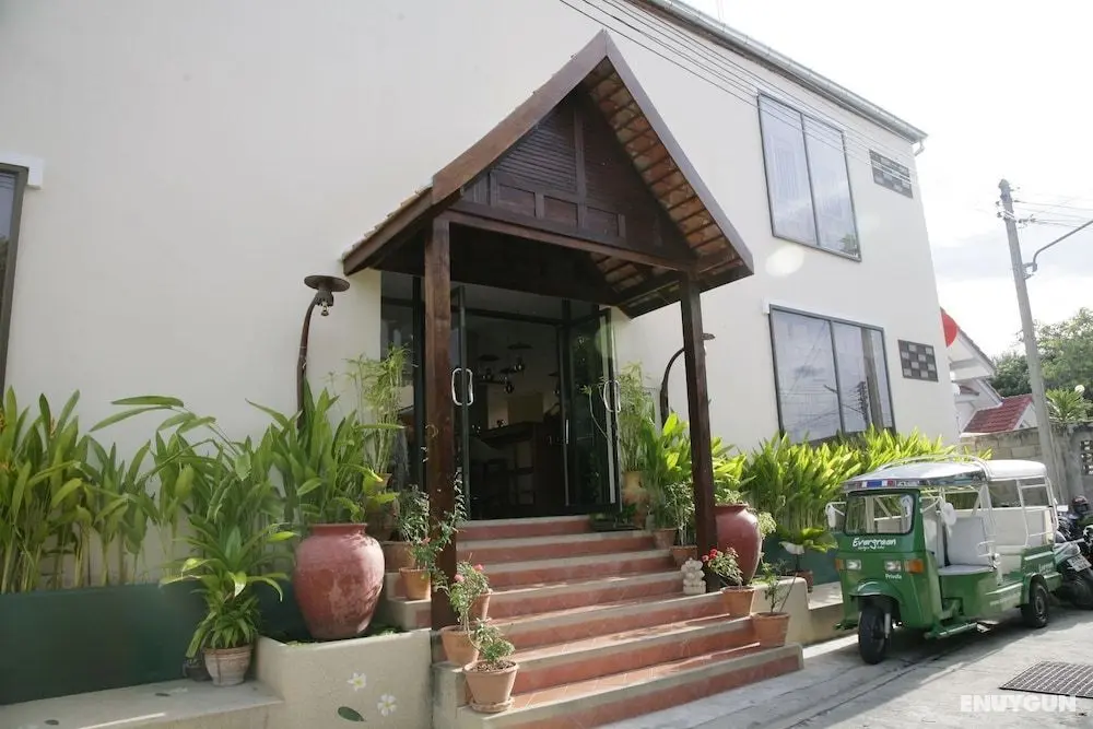 RedDoorz Plus Evergreen Boutique Hotel - Dış Mekan