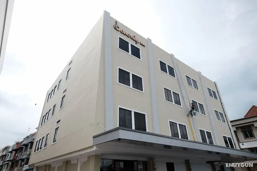 RedDoorz Plus near Ferry Terminal Batam Center - Dış Mekan