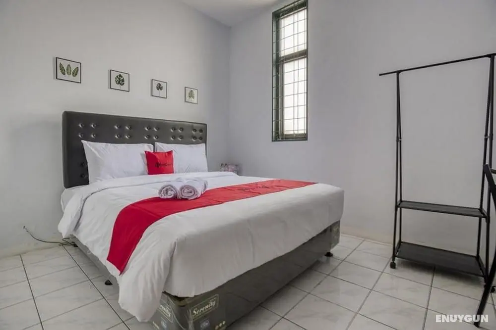 RedDoorz Plus near Jakarta Kota Station - Öne Çıkan Resim