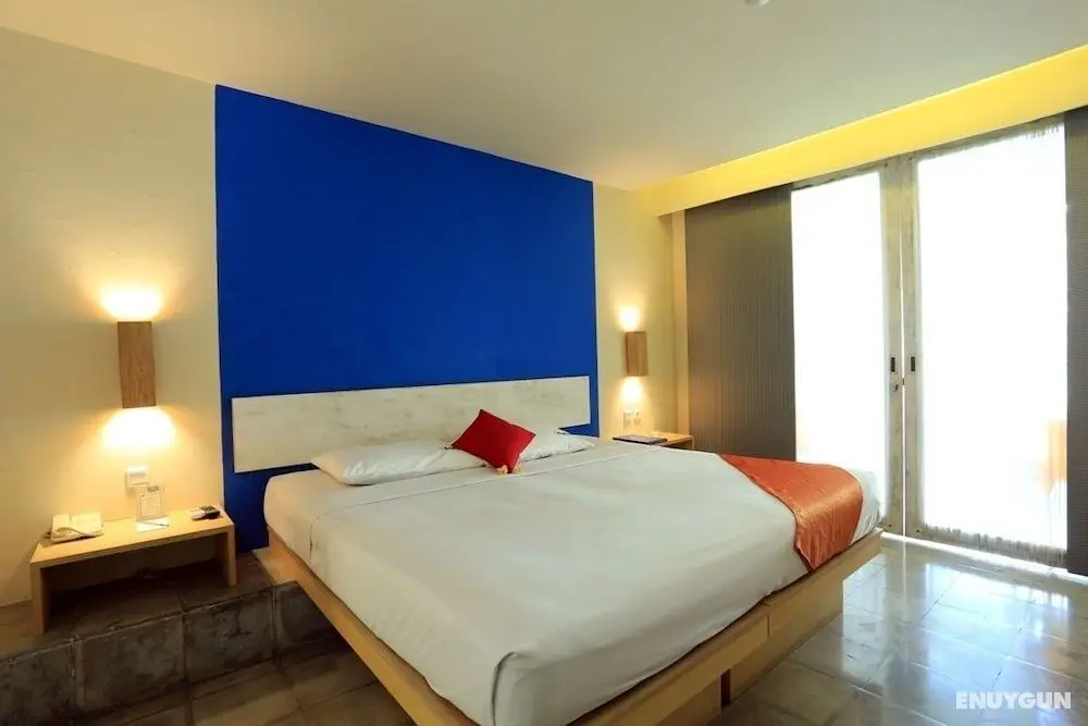RedDoorz Plus near Kuta Square - Öne Çıkan Resim