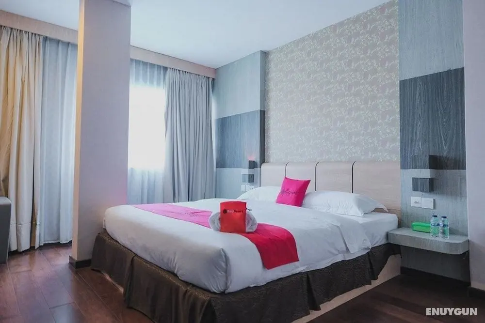 RedDoorz Plus near Pantai Coastarina 2 - Öne Çıkan Resim