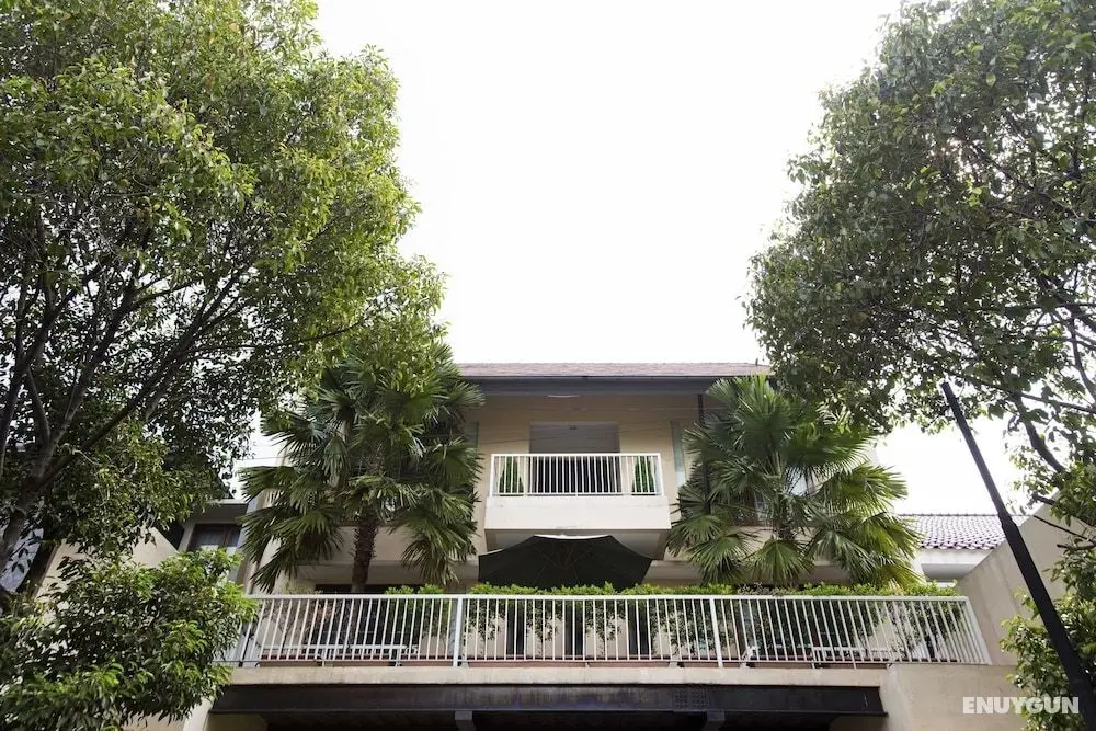 RedDoorz Plus near Pondok Indah Mall - Dış Mekan
