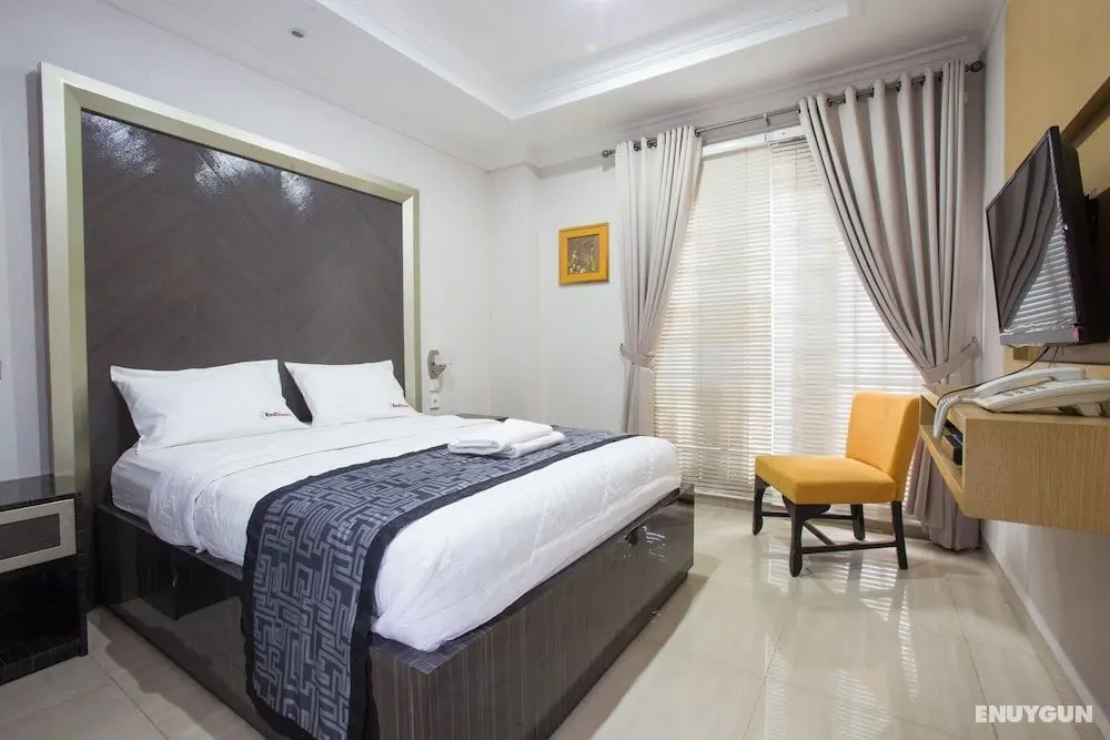 RedDoorz Plus near Pondok Indah Mall - Öne Çıkan Resim