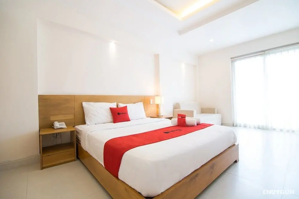 RedDoorz Plus near SECC D7 - Öne Çıkan Resim