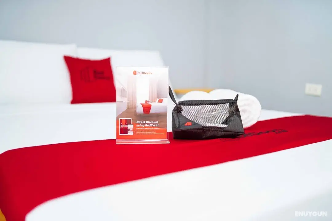 RedDoorz Plus @ Sindalan San Fernando City - Oda