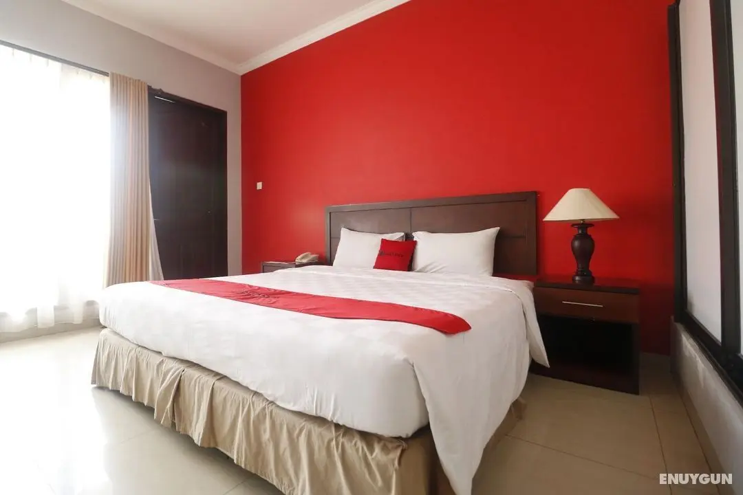 RedDoorz Premium @ Bukit Damai Indah - Genel