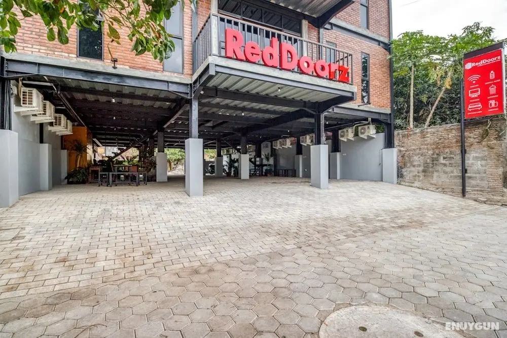 RedDoorz Syariah @ Babadan Baru Jakal - Öne Çıkan Resim